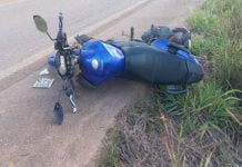 Motociclista fica em estado gravíssimo ao bater em guard rail na BR-319