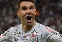 Sem Boselli, Corinthians tenta regularizar Jô