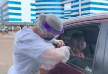 ‘Drive-thru’ de testagem rápida para Covid-19 forma fila de carros na frente do CPA, em Porto Velho
