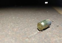 Policial penal tenta matar homem que urinava em terreno baldio
