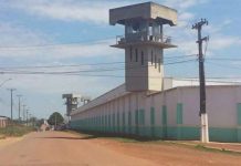 Policial penal é preso por levar celulares para apenados em presídio