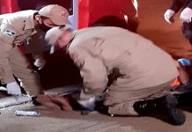 Homem tem braço fraturado ao ser surrado por quatro rivais próximo a boca de fumo