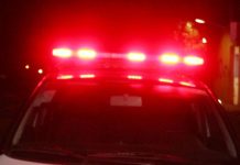 ACIDENTE: Mulher em moto e idoso que dirigia carro ficam feridos após colisão na capital