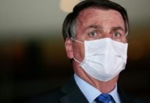 Opositores de Bolsonaro convocam panelaço pedindo impeachment