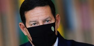 Mourão: Forças indisciplinadas ou com projetos ideológicos comprometem democracia