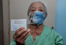 Idosos e profissionais de saúde do Baixo Madeira são vacinados