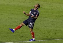 Lateral-esquerdo do São Paulo, Reinaldo atropela ciclista na porta do CT do clube