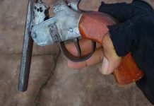 Dupla é presa com arma caseira no bairro Cascalheira