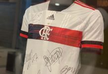 Camisa autografada por atletas do Flamengo será sorteada em ação solidária para ajudar famílias carentes de Rondônia