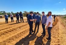 Presidente da ALERO, Alex Redano e governador vistoriam obras das cabeceiras da ponte no rio Jamari, na BR-421