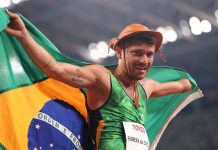 Petrúcio Ferreira é bicampeão nos 100m e quebra recorde na Tóquio 2020