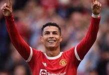 Cristiano Ronaldo se torna jogador mais bem pago do mundo, diz Forbes