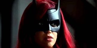 Ruby Rose revela abusos e mortes de dublês durante as gravações de Batwoman: Poderia ter ficado cega