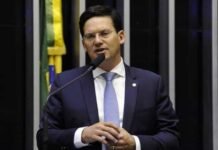 Qualquer diferença política deve ser deixada de lado
