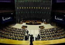 Câmara aprova texto-base do projeto que legaliza jogos no Brasil