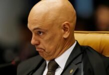 Alexandre pede para PGR opinar sobre ‘atuação direta’ de Bolsonaro em fake news