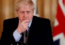 Polícia britânica impõe 20 multas por festas em Downing Street durante lockdown da Covid-19