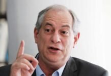‘Bolsonaro sabe que posso tirá-lo do segundo turno’, diz Ciro GomesCiro criticou que Bolsonaro tenha se filiado ao PL (Partido Liberal), gerido por Valdemar Costa Neto, um dos pivôs do Mensalão
