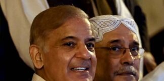 Primeiro-ministro Shehbaz Sharif nomeia governo de coalizão no Paquistão