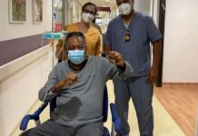 Pelé recebe alta do hospital Albert Einstein