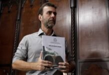 PT oficializa apoio a Marcelo Freixo para governo do Rio de Janeiro