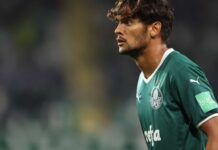 Gustavo Scarpa reprova boato de que teria pedido para deixar o Palmeiras