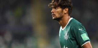 Gustavo Scarpa reprova boato de que teria pedido para deixar o Palmeiras