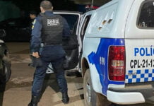 Jovem é flagrado com moto roubada em abordagem na capital