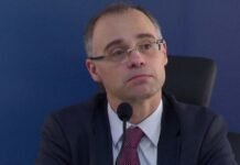 Mendonça anula condenação de Arruda por falsidade ideológica