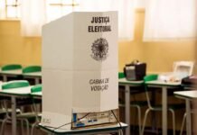 TSE diz que eleitor deve entregar celular antes de entrar na cabine de votação