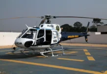 Assaltantes fortemente armados trocam tiros com a PM após roubo de Hilux
