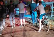 Bandido rouba carro e derruba quatro postes durante fuga