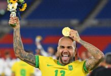 “Me imagino levantando o troféu”, diz Daniel Alves, que aumenta treinos para ir à Copa