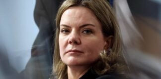 Gleisi pode integrar governo Lula, e PT se divide sobre sucessor no comando do partido