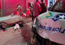 Dupla de moto em fuga da PM bate de frente com viatura
