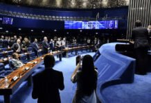 PEC da transição é aprovada em 1º turno no Senado