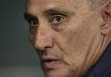 Tite repete última Copa, se fecha com família e aguarda para decidir futuro