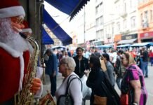Procon orienta consumidores sobre trocas de presentes de Natal