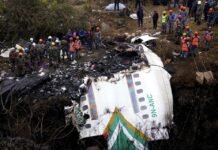 Sem esperança de sobreviventes, Nepal lamenta mortes de passageiros de acidente aéreo