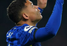 Vacilo tira reforço do PSG, e Thiago Silva encaminha renovação Vacilo tira reforço do PSG, e Thiago Silva encaminha renovação