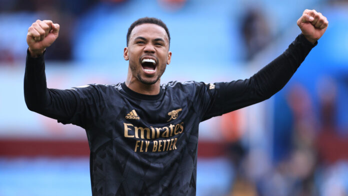 Arsenal marca dois nos acréscimos, vira sobre Aston Villa e desencanta no Inglês Arsenal marca dois nos acréscimos, vira sobre Aston Villa e desencanta no Inglês
