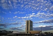 Congresso empossa hoje 513 deputados e 27 senadores eleitos em outubro