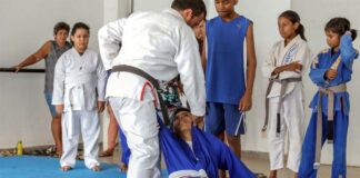 Aulas de jiu-jitsu ajudam crianças e adolescentes a superarem desafios em Porto Velho Aulas de jiu-jitsu ajudam crianças e adolescentes a superarem desafios em Porto Velho