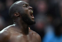 Lukaku cobra providências da Liga Italiana após ataque racista em clássico