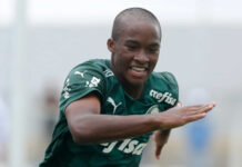 Endrick revela dieta para jogar no profissional do Palmeiras aos 16 anos