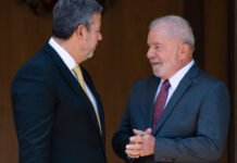 Lira poupa Lula e critica Flávio Dino por investigações da PF