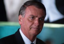 TSE suspende julgamento de ação contra Bolsonaro