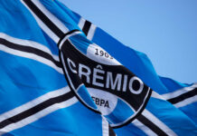 Ferreira lamenta chances perdidas do Grêmio e fica na bronca com arbitragem
