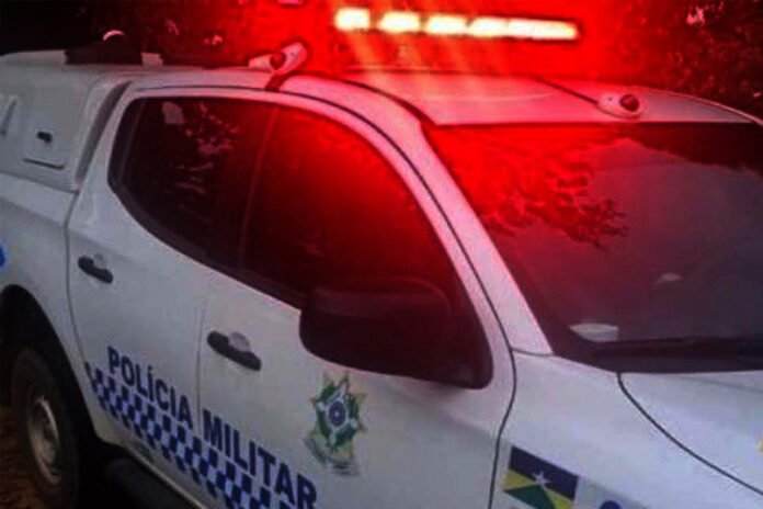 Policial revida a invasão de quartel da PM e suspeito é baleado