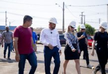 Prefeito visita as obras dos apartamentos recuperados graças a investimento do município
